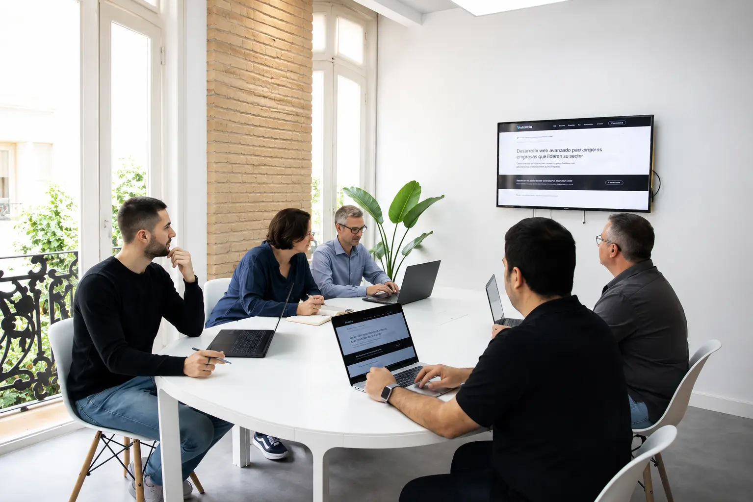 Agencia de desarrollo web en Valencia | Expertos en programación 1 Equipo de expertos en programación